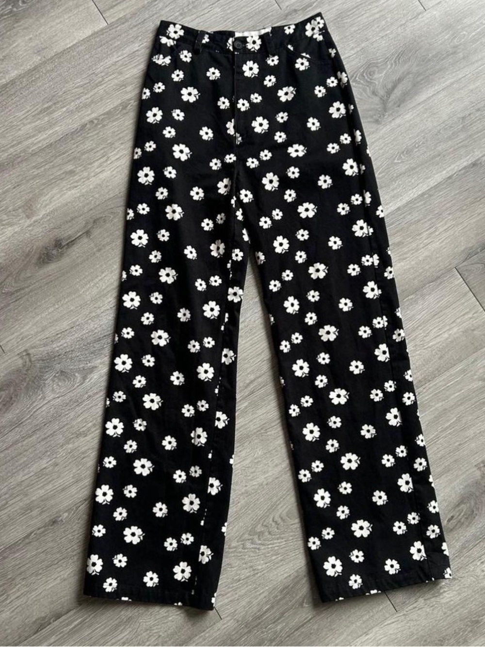ROLLA'S Black Straight Leg Pants With White Flowers XS